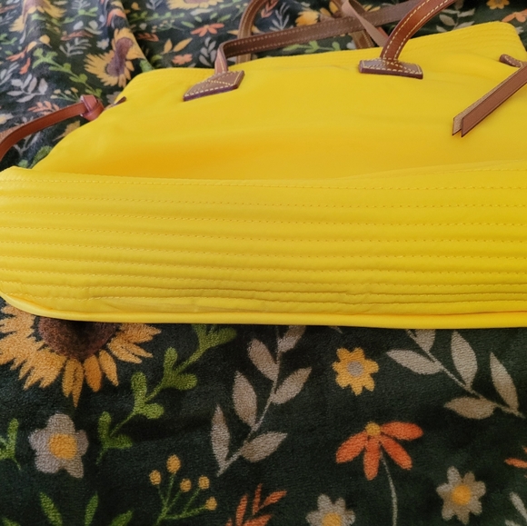 Brand new Dooney and Bourke purse - Picture 6 of 7